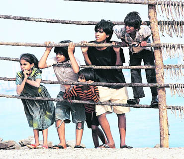 Irfan Kamals maiden film Thanks Maa is a gritty, starkly realistic drama about a Mumbai street urchin