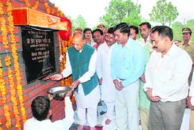 Chief Minister PK Dhumal laying the foundation stone of the forest rest house at Ser Baloni
