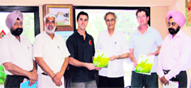 Australian Nuffield scholars with PAU Vice-Chancellor in Ludhiana on Monday.