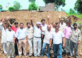 Jagjitpur residents stage a protest