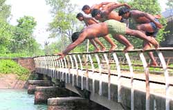  Divers from Sadavart have saved many lives