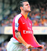 Arsenals Cesc Fabregas celebrates his goal against Everton on Saturday. 
