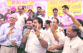 Members of dyeing associations pledge to continue their strike till the directions by the PPCB were revoked.