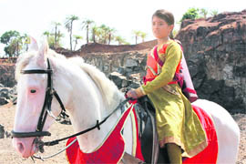 Ulka Gupta plays the role of Rani Lakshmi Bai. 