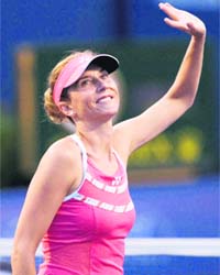 Former tennis great Monica Seles acknowledges the crowd during her induction ceremony into the Rogers Cup Hall of Fame in Toronto