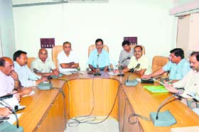 Deputy commissioner CG Rajini Kaanthan presides over a meeting to review the drought situation in Fatehabad