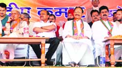 Former Uttarakhand Chief Ministers Bhagat Singh Koshiyari and BC Khanduri at the elction rally in Vikasnagar