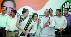 DPCC president Jai Prakesh Agarwal with Prof Kiran Walia and INTAC candidate for the forthcoming DUTA election at a press conference in New Delhi on Monday.