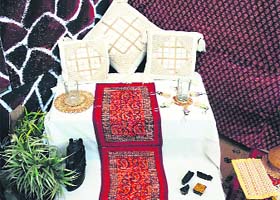 Lending newness to the Bagh print, Sayyah-e-Fankaar, crafted some perfect pieces of table mats and cushion covers