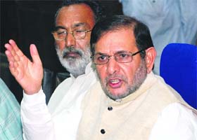 JD(U) chief Sharad Yadav addresses the media in New Delhi