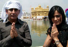 Punjabi singer and actor Sarbjeet Cheema along with actress Shaweta Tiwari at the Golden Temple in Amritsar.