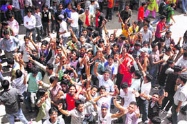 SFI activists hold Vijay Rally in Shimla on Wednesday