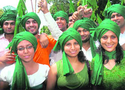 Women supporters of INSO sport traditional pagdi.