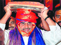 A file photo of YS Rajasekhara Reddy at Lord Venkateswara temple in Tirupati. 