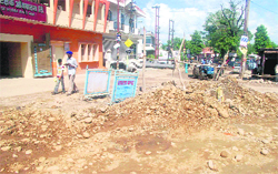 A road dug up outside a colony in Haridwar. 