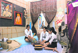 (Above) The group Dagd-ancha-desh display their work. (Below) Students from the group Padmpani display the traditional art work.