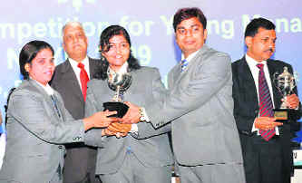 The BHEL team with the AIMA Young Managers Award in New Delhi.