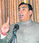 Horticulture Minister Narinder Bragta addresses mediapersons at Shimla on Sunday.