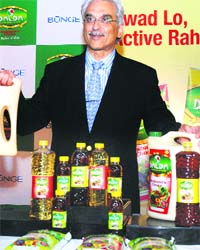 Bunge India MD Adhiraj Sarin launches the iconic Dalda brand with a new identity and fresh product proposition for edible oil consumers in New Delhi