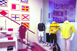 Just casual: These casual tee at Nautica makes a perfect gear for a casual outing. 