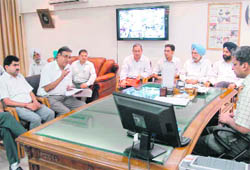 Lawyrs submit a memorandum to deputy Commissioner in Ludhiana on Friday.