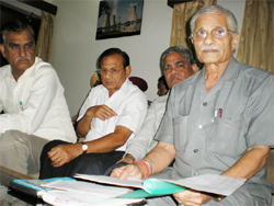 Baldev Raj Chawla, chairman, PSWSSB, adressing media in Bathinda on Saturday. Bathinda Municipal Corporation and the local Improvement Trust functionaries are also seen in the picture.