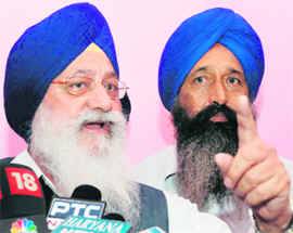 SGPC president Avtar Singh Makkar addresses a press conference in Chhathi Patshahi Gurdwara in Kurukshetra on Sunday. 