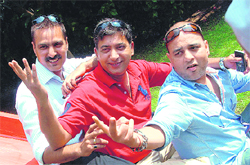 (L to R) Ramesh Sharma, Neeraj Sharma and Pawan Soni