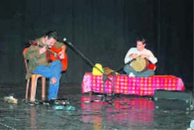 Eblen and Kabalan Macari give a performance in Gurgaon