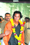 Tennis star Somdev Devvarman being accorded warm welcome on his arrival at IGI Airport in New Delhi 