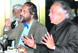Minister of State for Environment and Forests Jairam Ramesh and 2007 Nobel Peace Prize winner Rajendra Pachauri at a press conferenceon climate change in New York on Monday. 