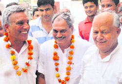  Nirmal Singh, Venod Sharma and PC Mullana after filing their papers in Ambala 