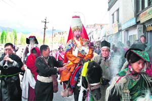 A mock marriage party during the inaugural procession