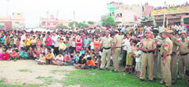 A huge crowd gathers amidst threats by some organisations.