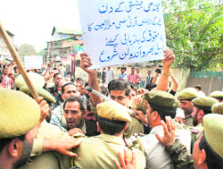 SRTC employees court arrest after staging a protest in Srinagar 