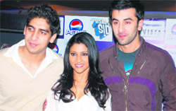 Ranbir Kapoor, Konkana Sen and Ayan Mukherjee in Gurgaon for the promotion of Wake Up Sid