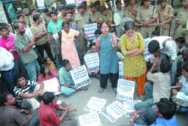 JNU students protest against the circular issued by the HRD ministry at Shastri Bhavan in New Delhi on Thursday. 