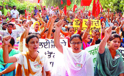 Student activists of Punjab Students Union protest against the police and administration in Amritsar