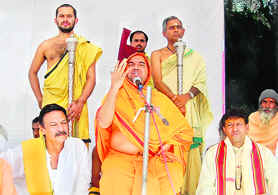 Shankaracharya Ragheswar Bharti Maharaj and actor Suresh Oberoi in Dehradun on Saturday. Tribune photo: Anil P Rawat