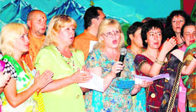 Members of the Russian delegation sing devotional songs at Dev Sanskriti University in Haridwar. 