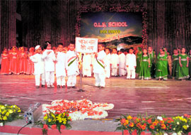 Tiny tots of Don Boscos Our Lady of the Snows School, Kullu, perform at the Lal Chand Prarthi Kala Kendra open air theatre during its annual function.