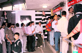 Heavy rush at lift causes inconvenience to tourists in Shimla.