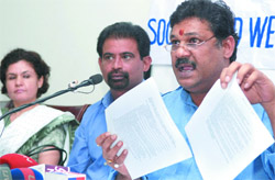 Ex-cricketers Kirti Azad and Chetan Sharma at a press meet in New Delhi