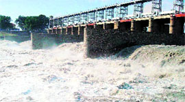 A view of the Hathni Kund Barrage in Yamunanagar.