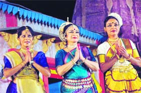 Shovana Narayan, Kiran Sehgal and Bharati Shivaji, three prominent dancers, at Virasat 2008 in Dehradun