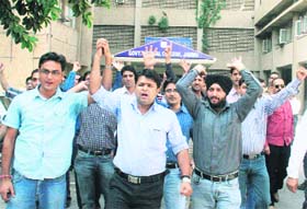 Doctors protest outside the GMCH in Jammu