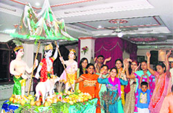 Devotees perform Govardhan Puja at Sri Jagannath Mandir in Ludhiana 