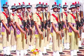 Policemen pay homage to their martyrs