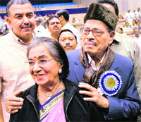 Dadasaheb Phalke Award winner Manna Dey and his wife at the 55th National Film Awards function in New Delhi