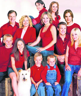 7th Heaven shows the Camden family with its seven children and the challenges that crop up in a large family